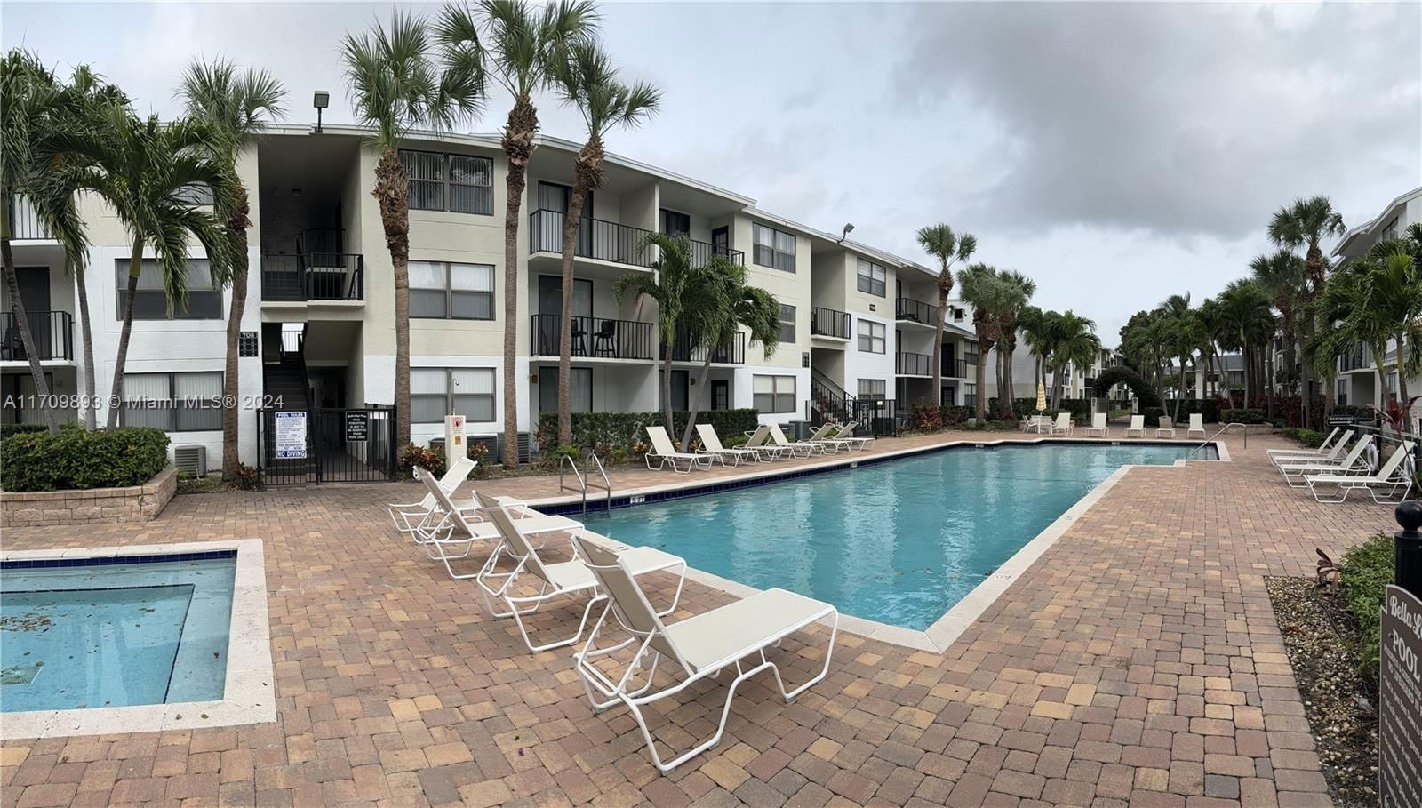 Real estate property located at 714 Executive Center Dr #28, Palm Beach, CLEAR LAKE CLUB CONDO, West Palm Beach, FL