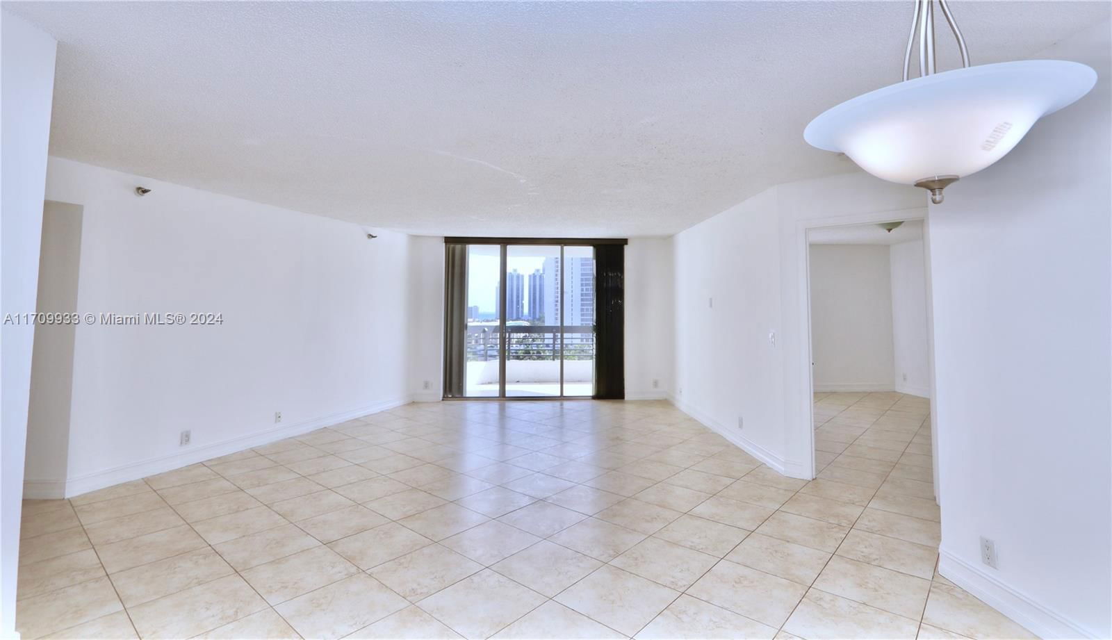 Real estate property located at 3500 Mystic Pointe Dr #1207, Miami-Dade, MYSTIC POINTE TOWER 400 C, Aventura, FL