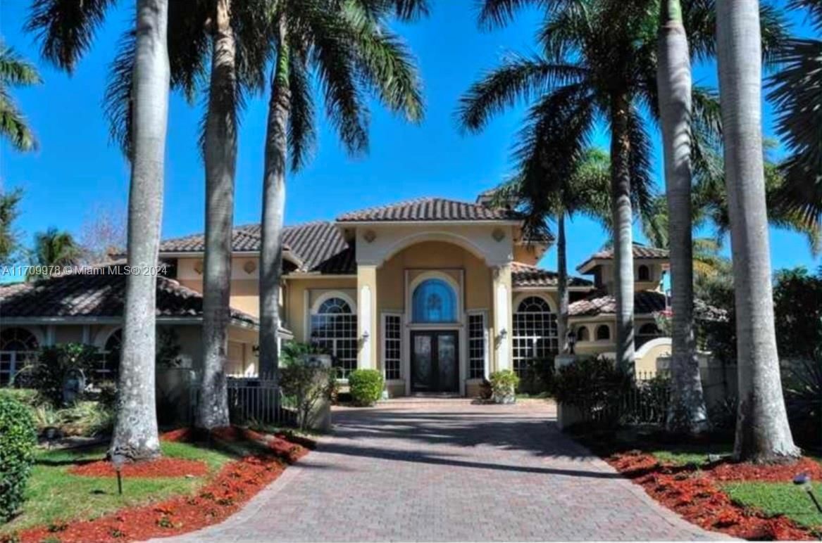 Real estate property located at 6321 120th Dr, Broward, HERON BAY/THE FALLS, Coral Springs, FL