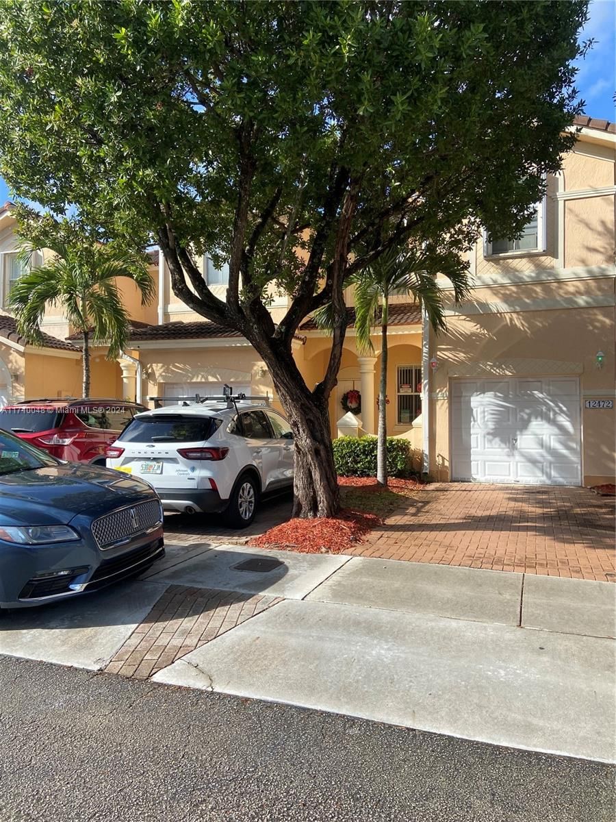 Real estate property located at 12480 126th Ave #0, Miami-Dade, KENDALL BREEZE SOUTH, Miami, FL