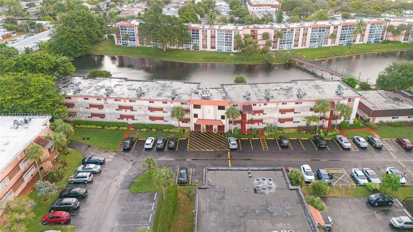 Real estate property located at 1080 Del Lago Cir #103, Broward, WATER BRIDGE 3 CONDO, Sunrise, FL