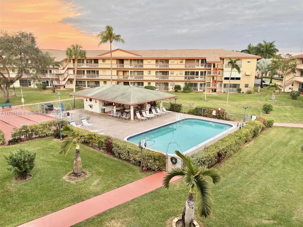Real estate property located at 5300 Washington St F314, Broward, Beverly Hills Condo Numbe, Hollywood, FL