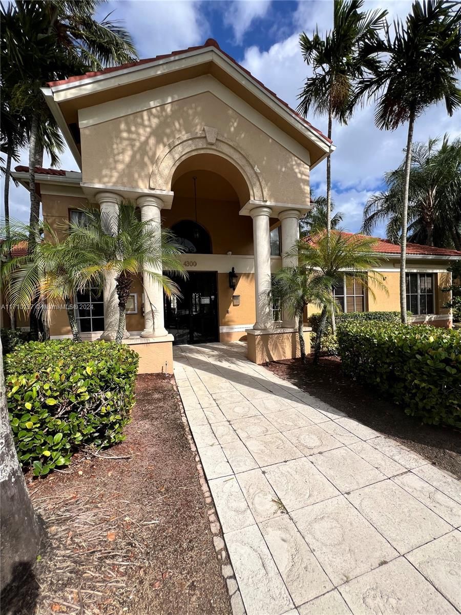 Real estate property located at 4171 San Marino Blvd #203, Palm Beach, EMERALD ISLE AT LAGUNA LA, West Palm Beach, FL