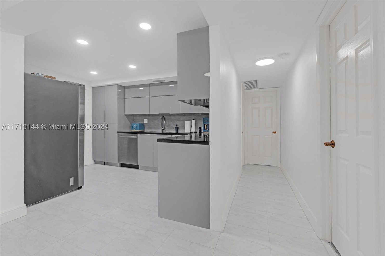 Real estate property located at 1600 Ocean Dr #2F, Broward, Allington Towers Condo, Hollywood, FL
