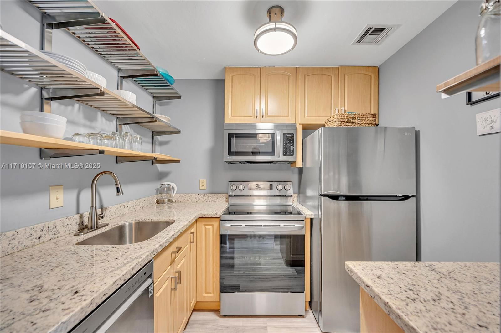 Real estate property located at 130 Cypress Club Dr #336, Broward, Cypress Club Condo, Pompano Beach, FL
