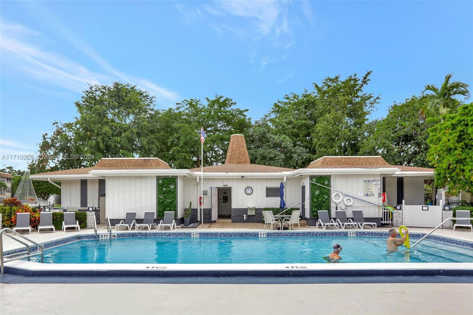 Real estate property located at 3400 48th Ave #508, Broward, Umbra Gardens Condo, Lauderdale Lakes, FL