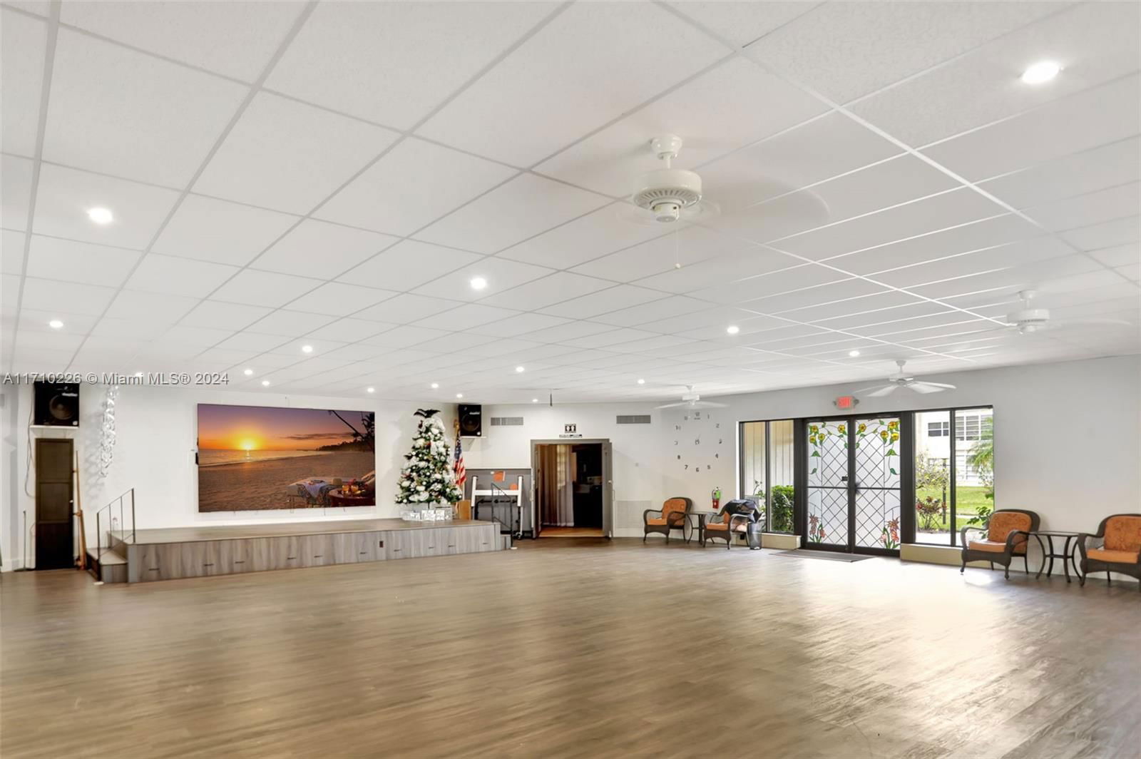 Real estate property located at 3400 48th Ave #508, Broward, Umbra Gardens Condo, Lauderdale Lakes, FL