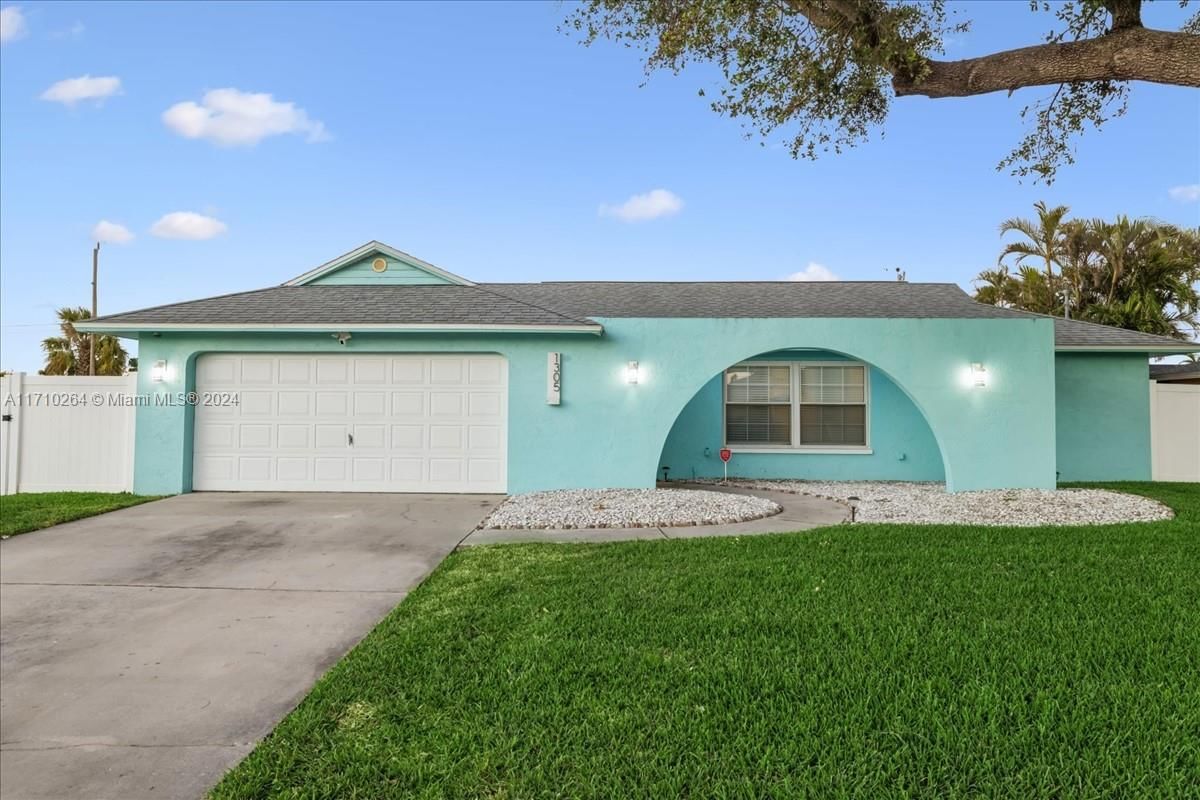 Real estate property located at 1305 36th Street, Lee, Cape Coral, Cape Coral, FL