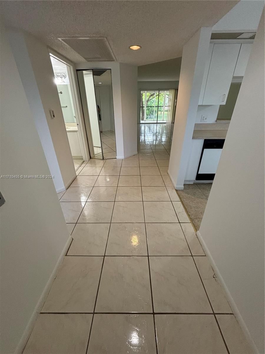 Real estate property located at 13105 16th Ct #212L, Broward, IVANHOE EAST AT CENTURY V, Pembroke Pines, FL