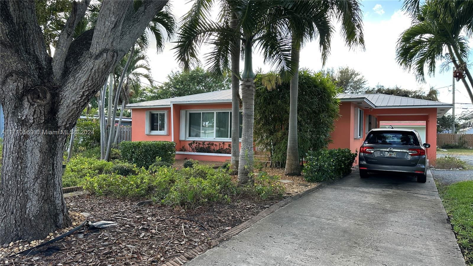 Real estate property located at 1623 Palmway, Palm Beach, LAKE WORTH TOWN OF ADD 1, Lake Worth, FL