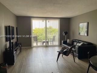 Real estate property located at 6940 Miami Gardens Dr #1-424, Miami-Dade, CORAL GATE EAST CONDO, Hialeah, FL