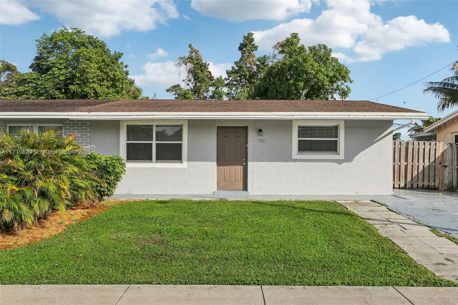 Real estate property located at 1932 69th Ave, Broward, Springbank Park, North Lauderdale, FL