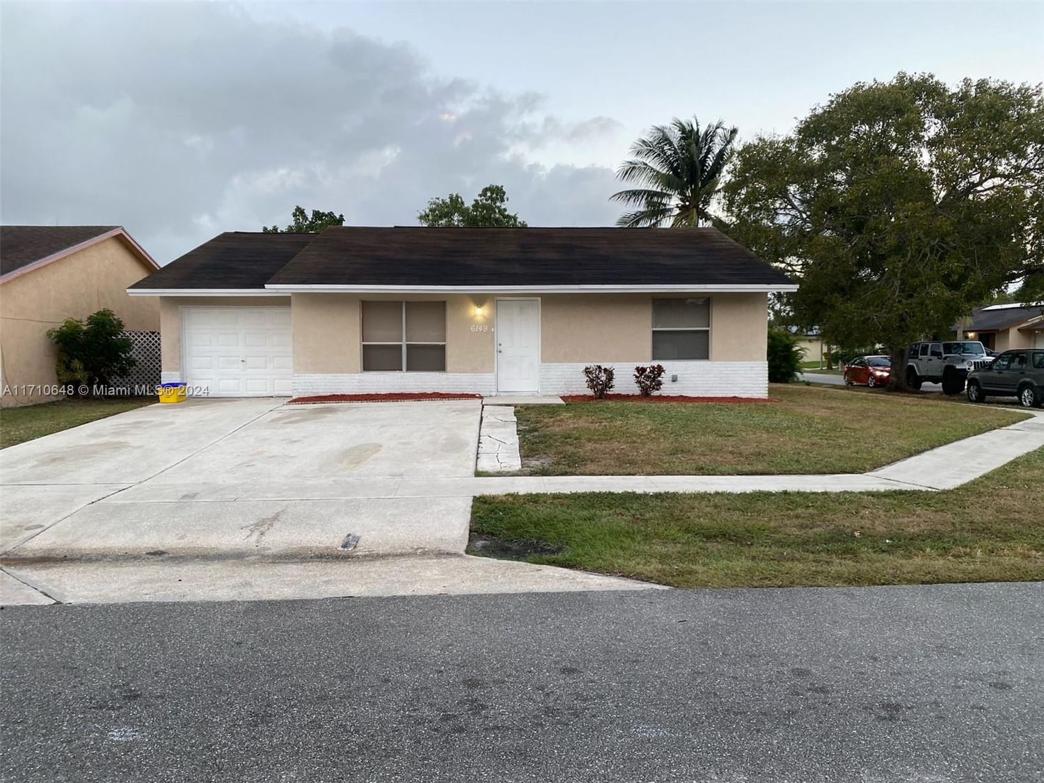 Real estate property located at 6149 Blue Grass Cir, Palm Beach, HOMES OF LEES CROSSING 6, Lake Worth, FL