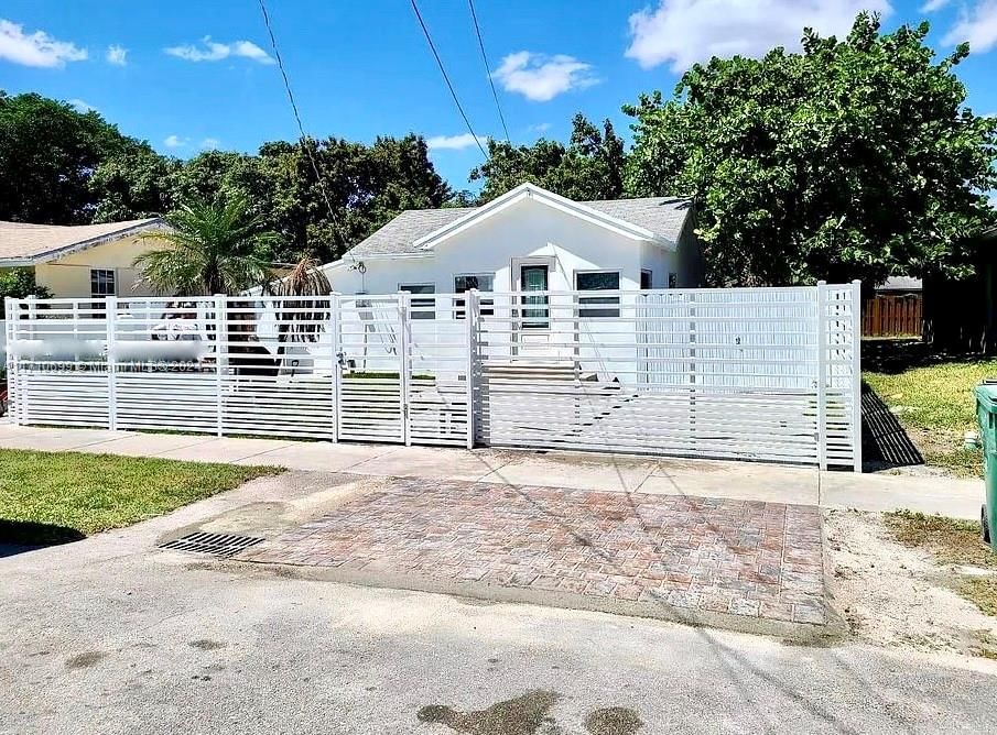 Real estate property located at 1945 51st Ter, Miami-Dade, FLORAL PK, Miami, FL