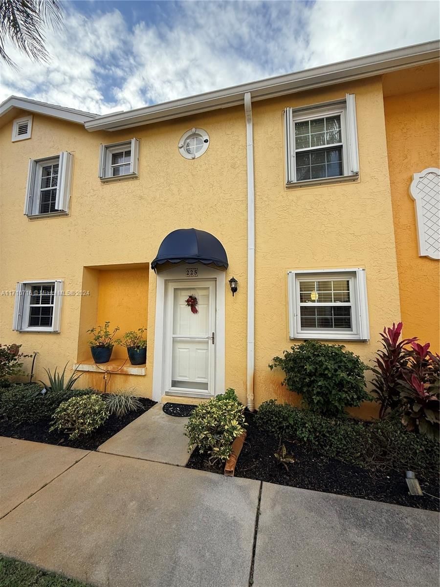 Real estate property located at 225 Waterside Dr #225, Palm Beach, Waterside Village Of Palm, Hypoluxo, FL