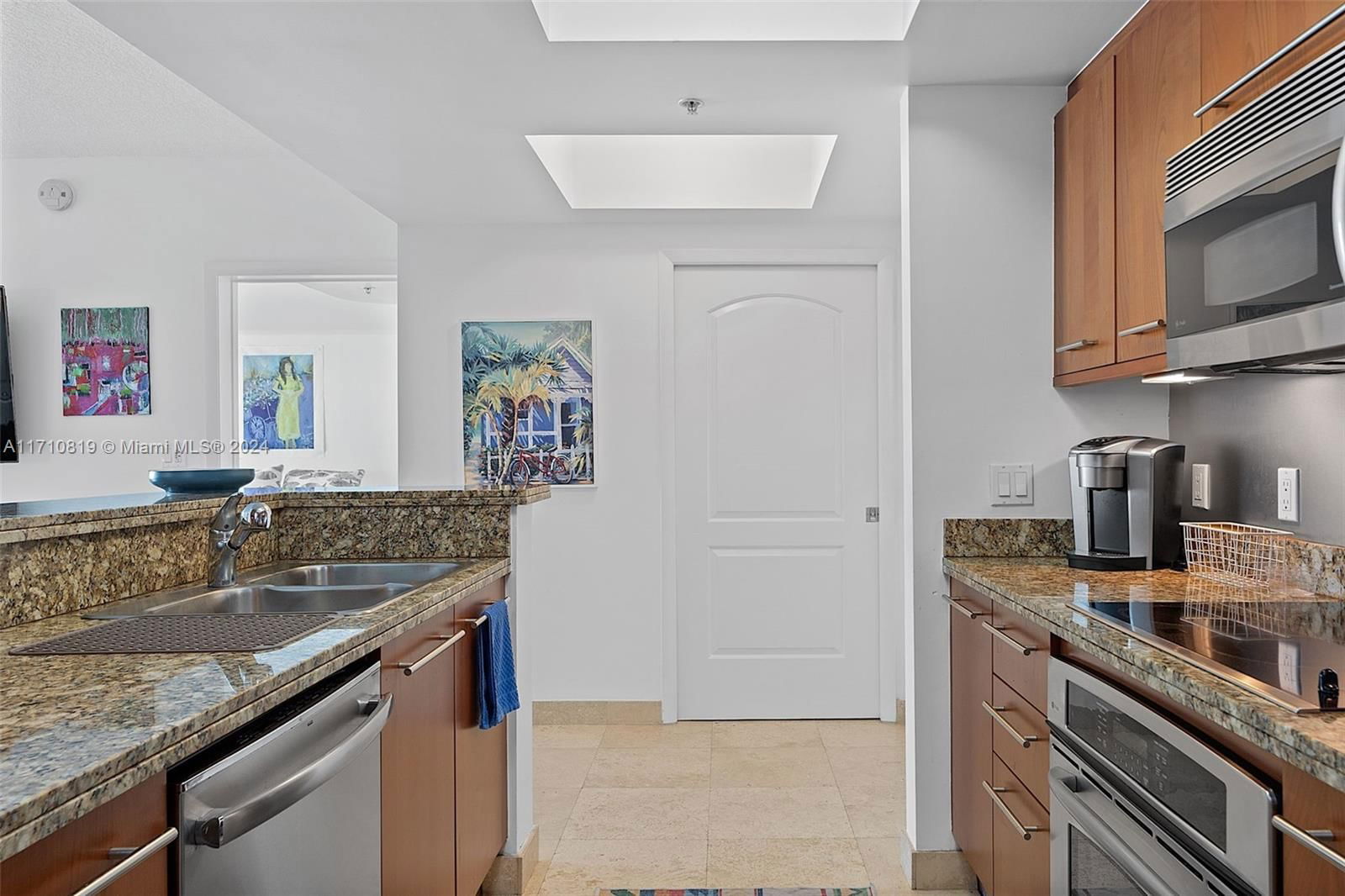 Real estate property located at 110 Washington Ave #1714, Miami-dade, The Cosmopolitan Residence, Miami Beach, FL