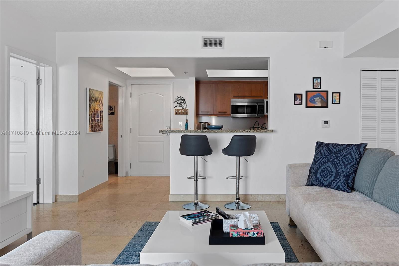 Real estate property located at 110 Washington Ave #1714, Miami-dade, The Cosmopolitan Residence, Miami Beach, FL