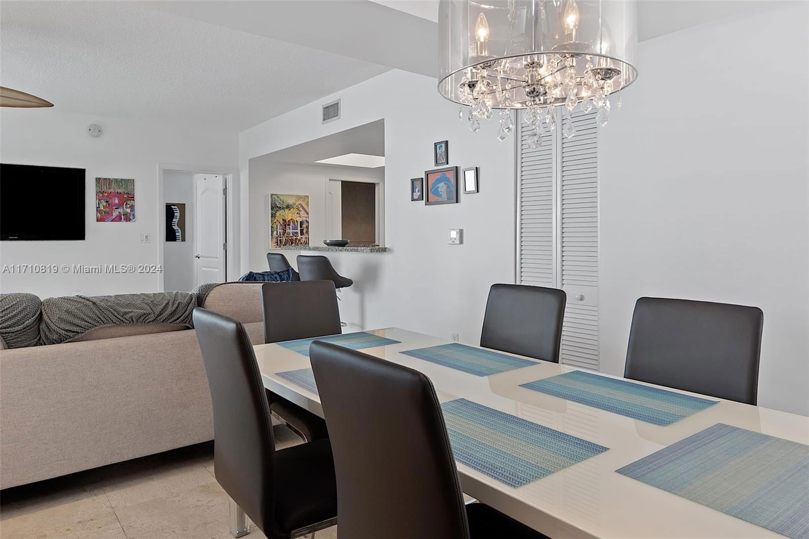 Real estate property located at 110 Washington Ave #1714, Miami-dade, The Cosmopolitan Residence, Miami Beach, FL