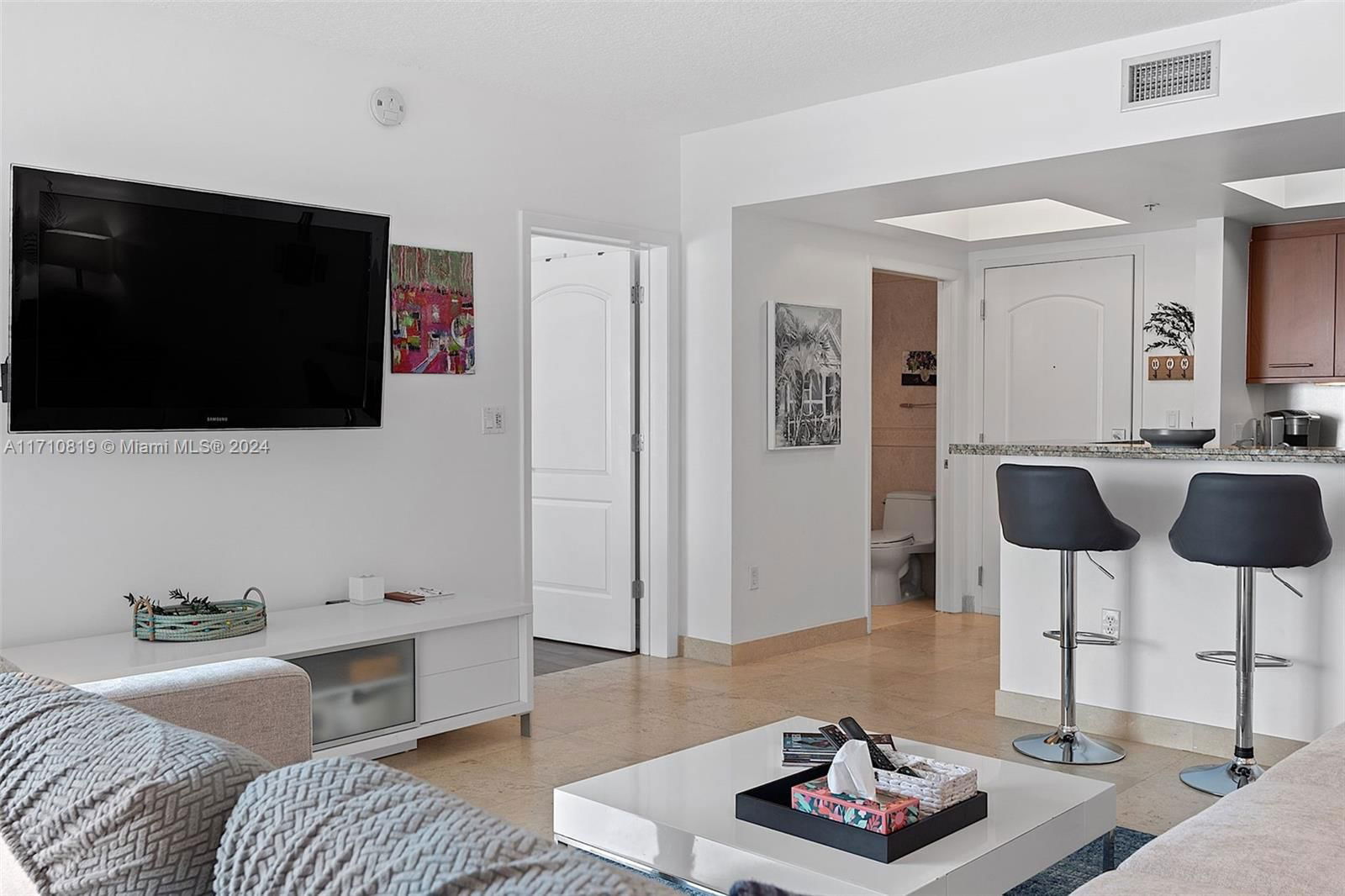 Real estate property located at 110 Washington Ave #1714, Miami-dade, The Cosmopolitan Residence, Miami Beach, FL