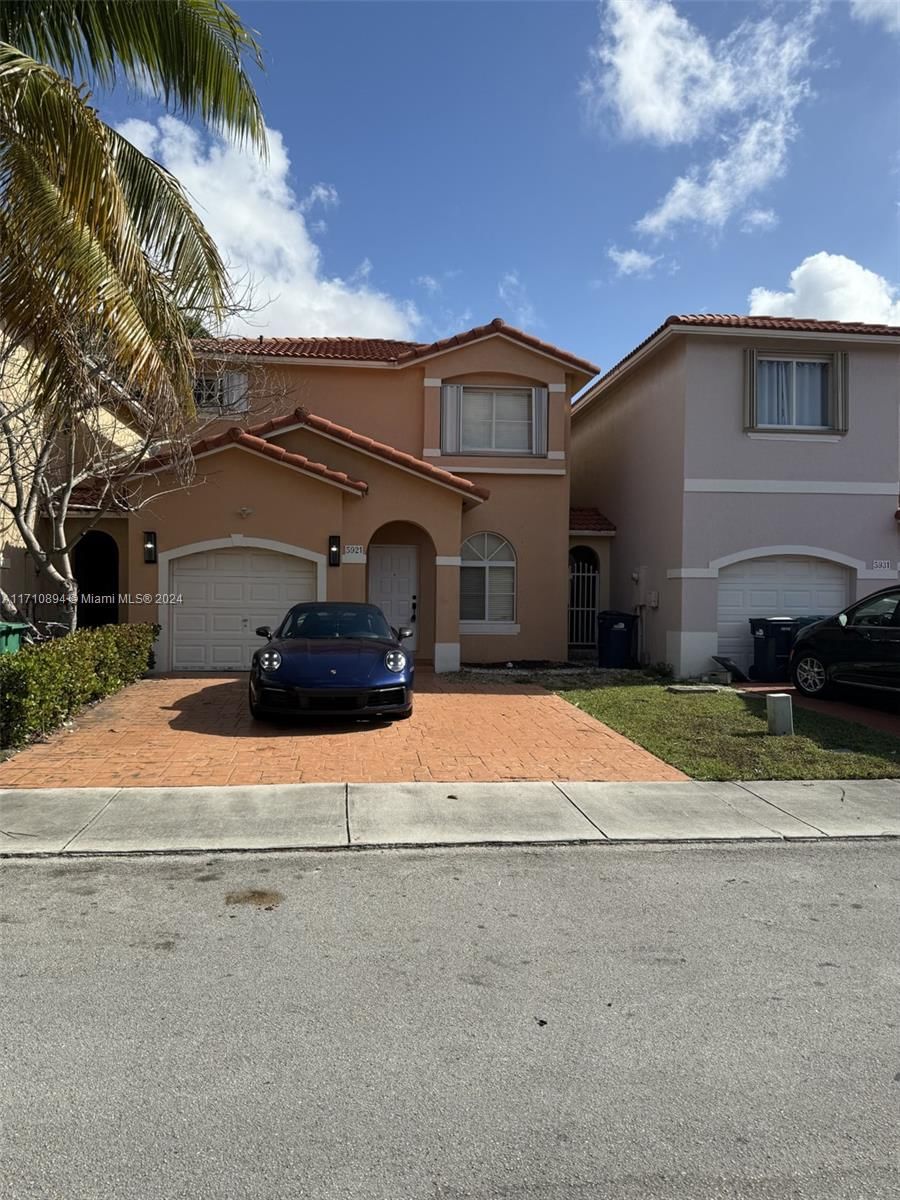 Real estate property located at 5921 162nd Ct, Miami-Dade, KINGDOM DREAM, Miami, FL