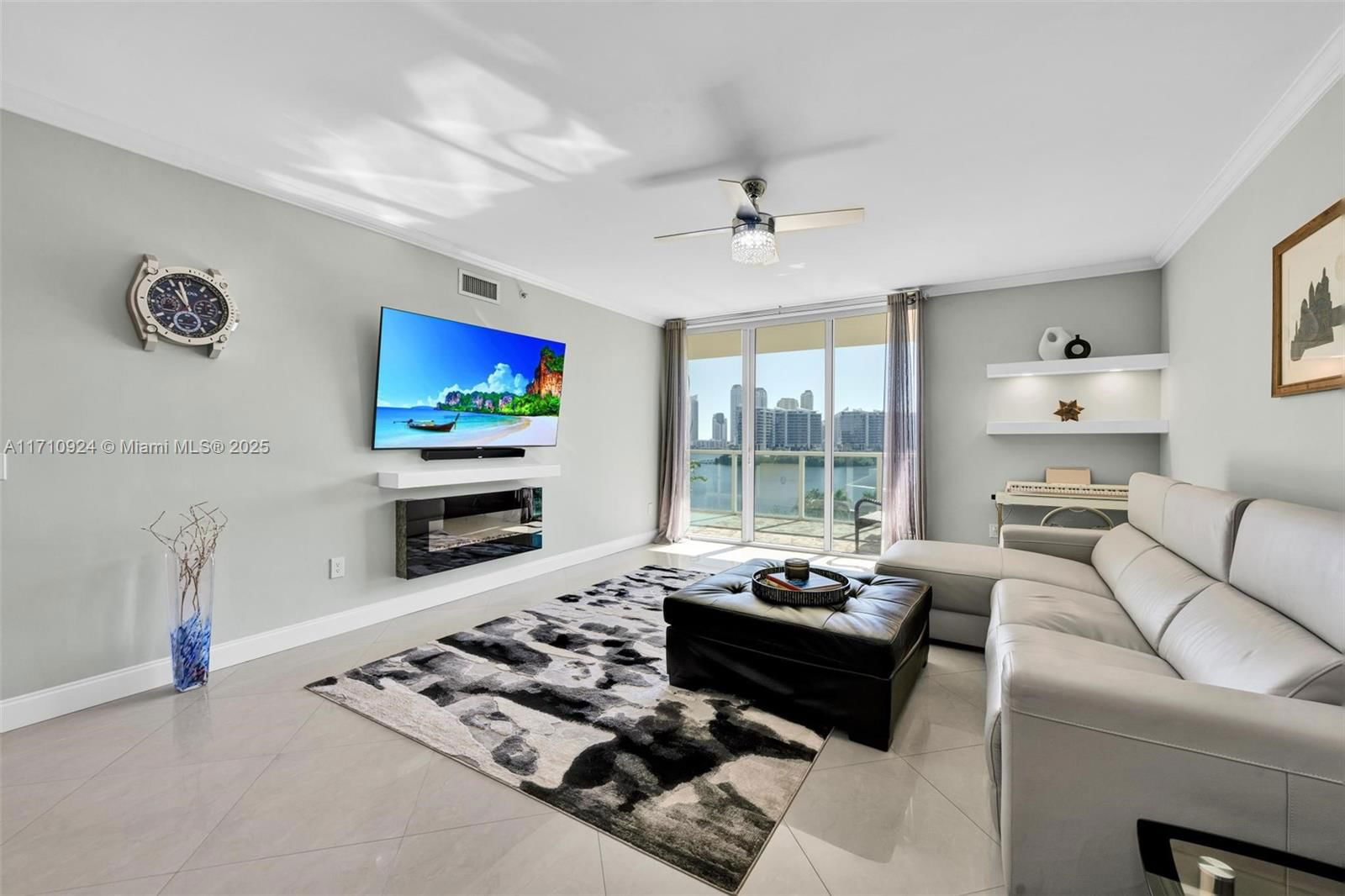 Real estate property located at 3330 190th St #816, Miami-dade, Aventura Marina Condo Num, Aventura, FL