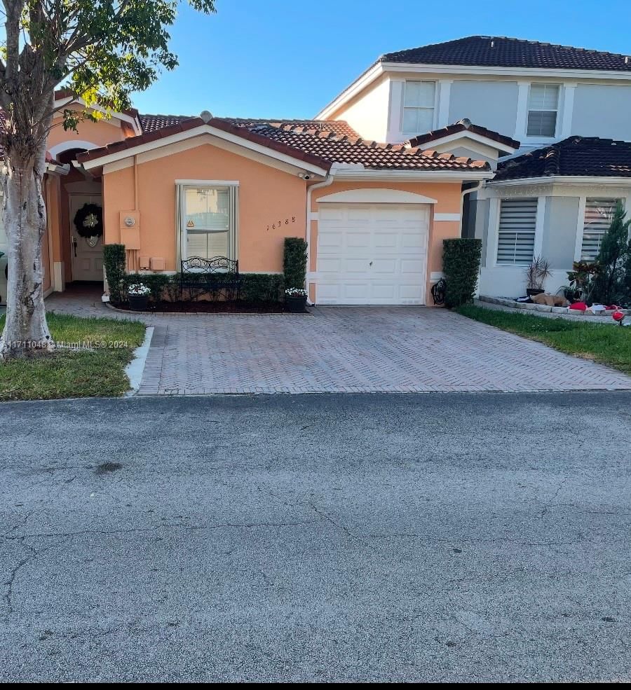 Real estate property located at 16388 47th Ter, Miami-Dade, PARK LAKES SEC 3, Miami, FL