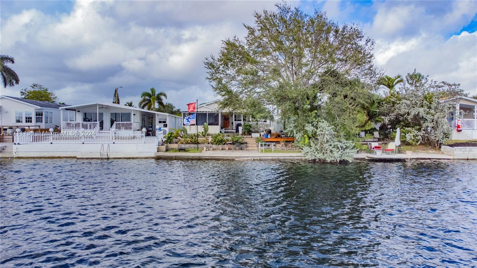 Real estate property located at 3070 Cove Dr, Broward, RAVENSWOOD ESTATES & MARI, Dania Beach, FL