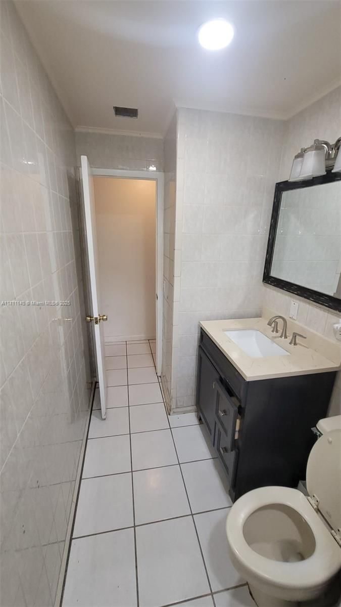 Real estate property located at 19900 87th Ave, Miami-dade, Cutler Ridge Pines, Cutler Bay, FL