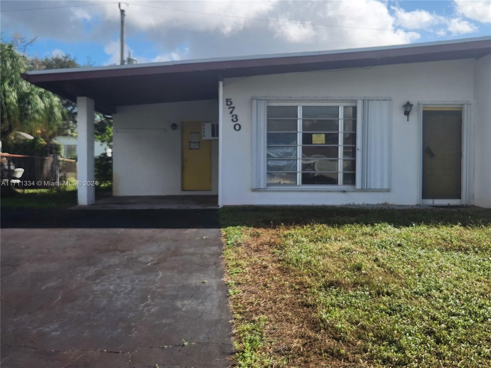 Real estate property located at 5730 54th Ter, Broward, SILVER LAKE, Davie, FL