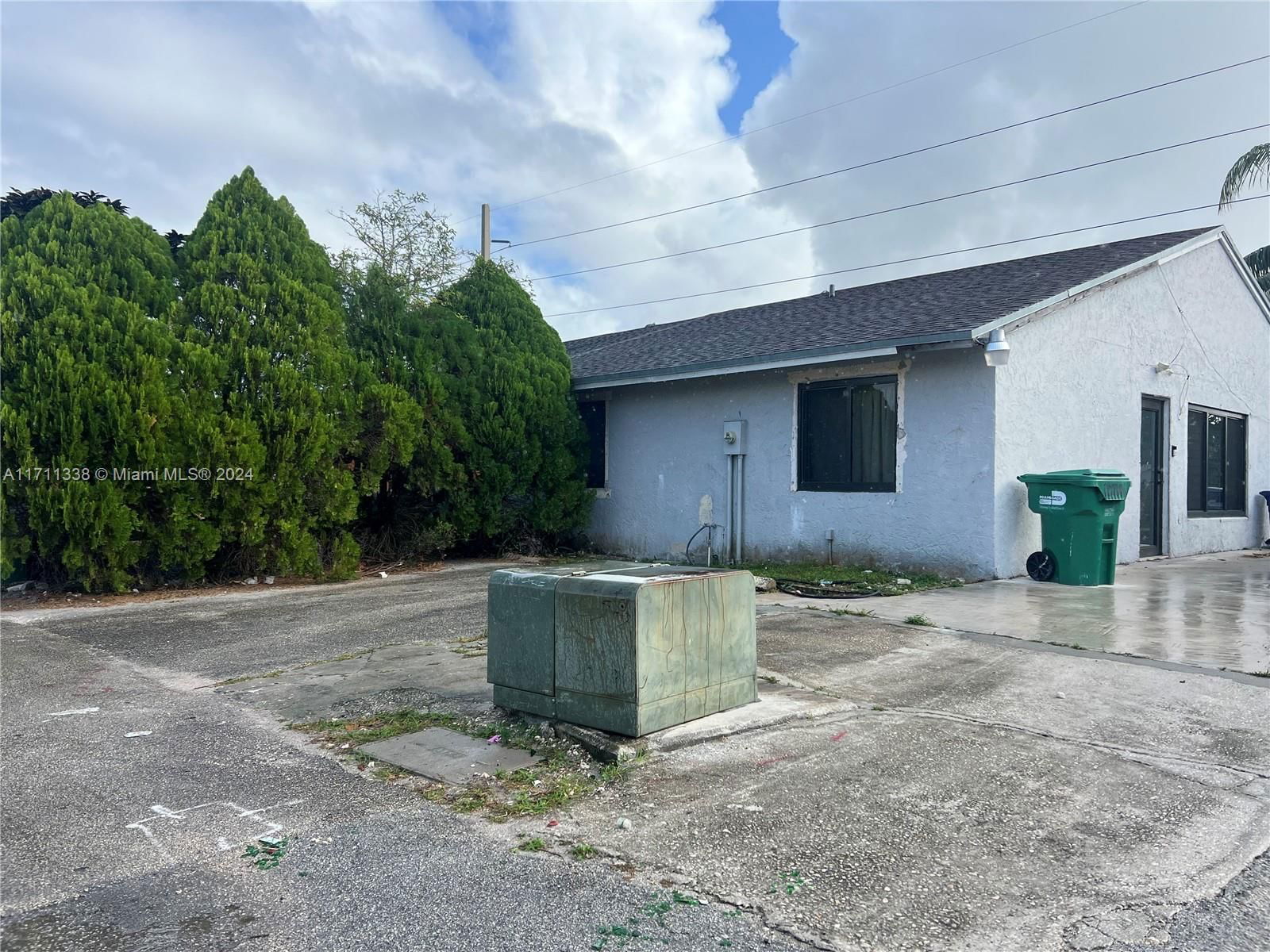 Real estate property located at 18010 41st Pl #18010, Miami-Dade, DEL PRADO GARDENS SEC 2, Miami Gardens, FL