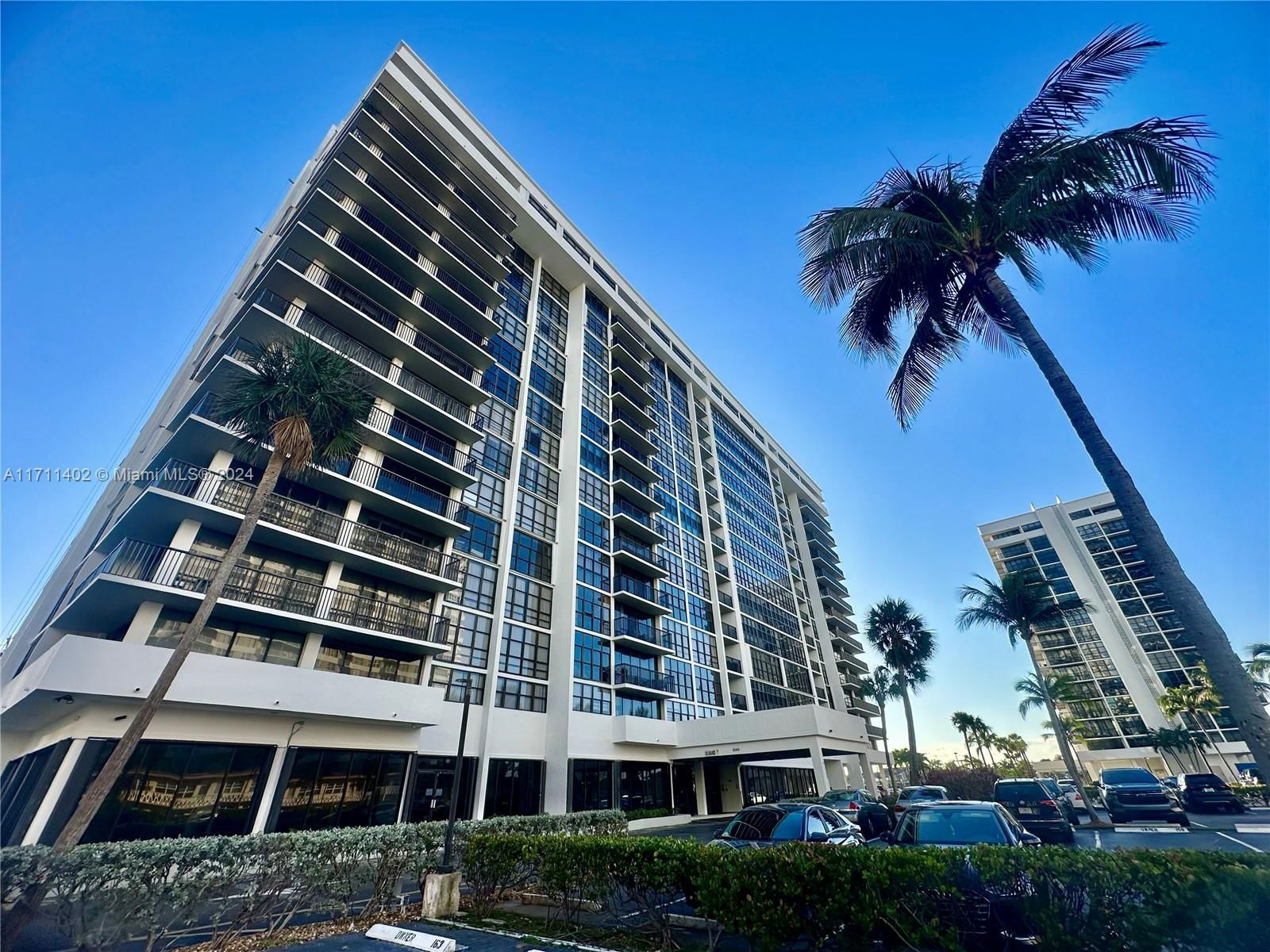 Real estate property located at 2049 Ocean Dr #1106, Broward, AVANT GARDE CONDO, Hallandale Beach, FL