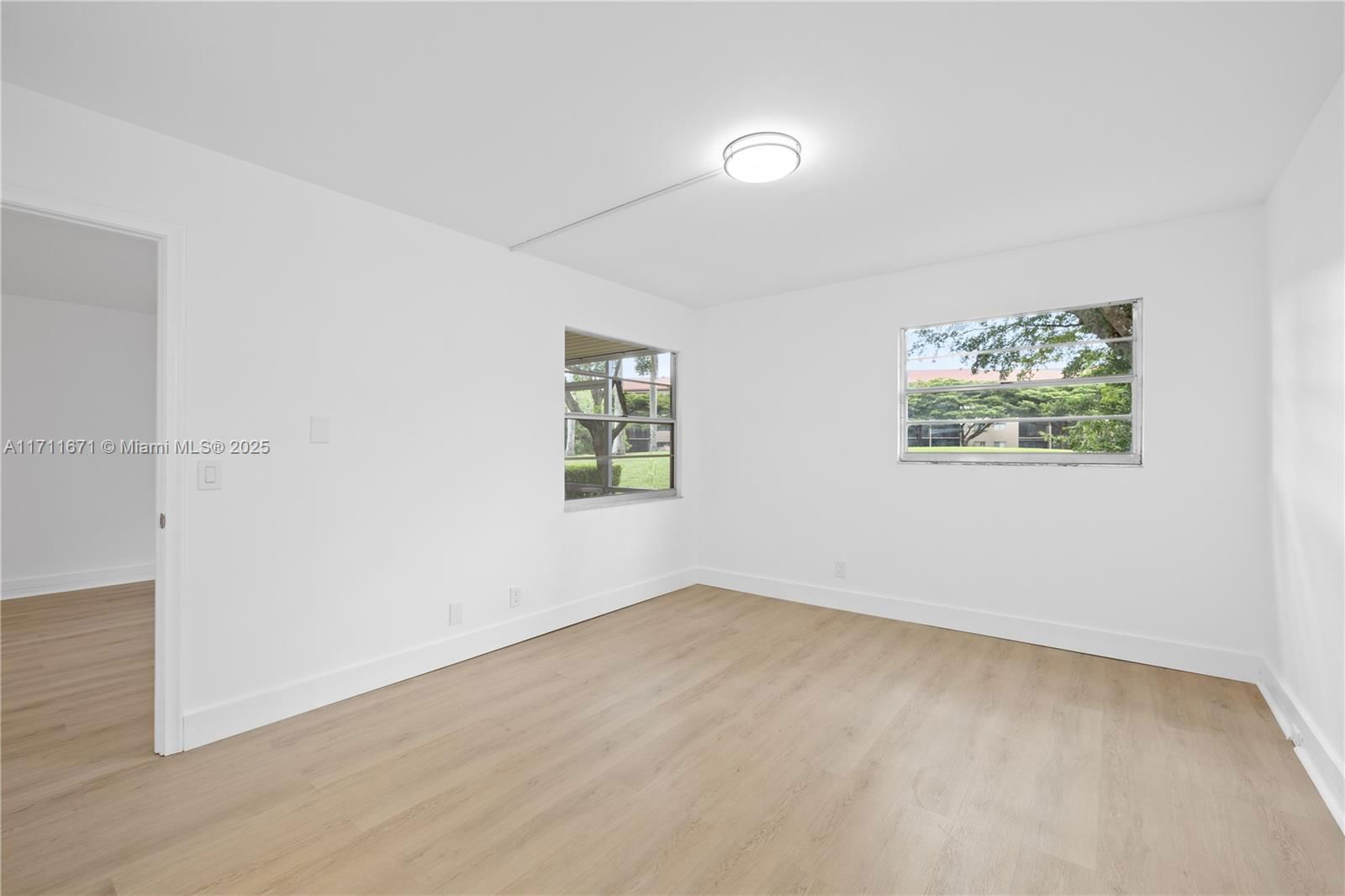 Real estate property located at 13000 15th Ct #111U, Broward, Ivanhoe East At Century V, Pembroke Pines, FL