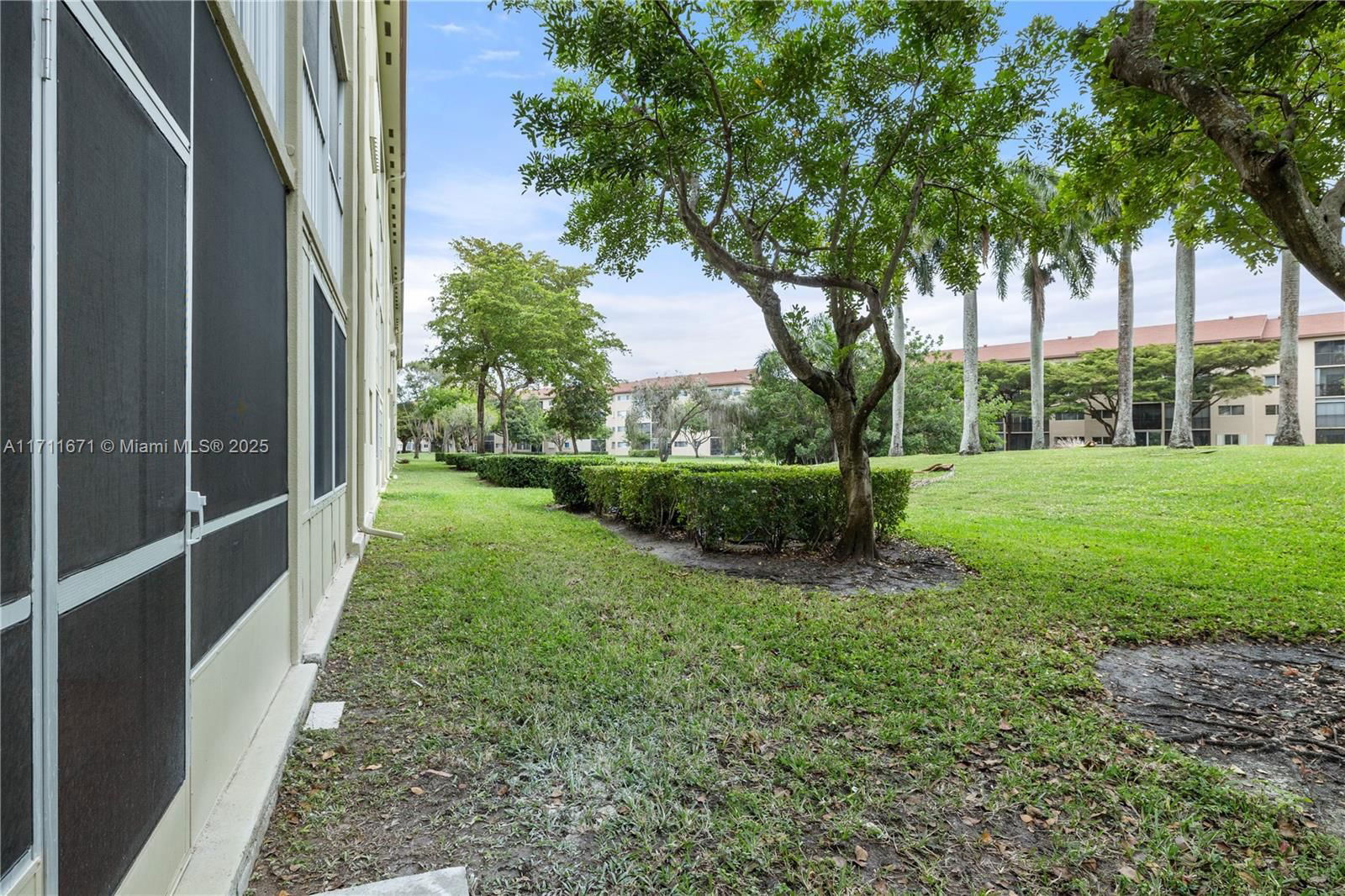 Real estate property located at 13000 15th Ct #111U, Broward, Ivanhoe East At Century V, Pembroke Pines, FL