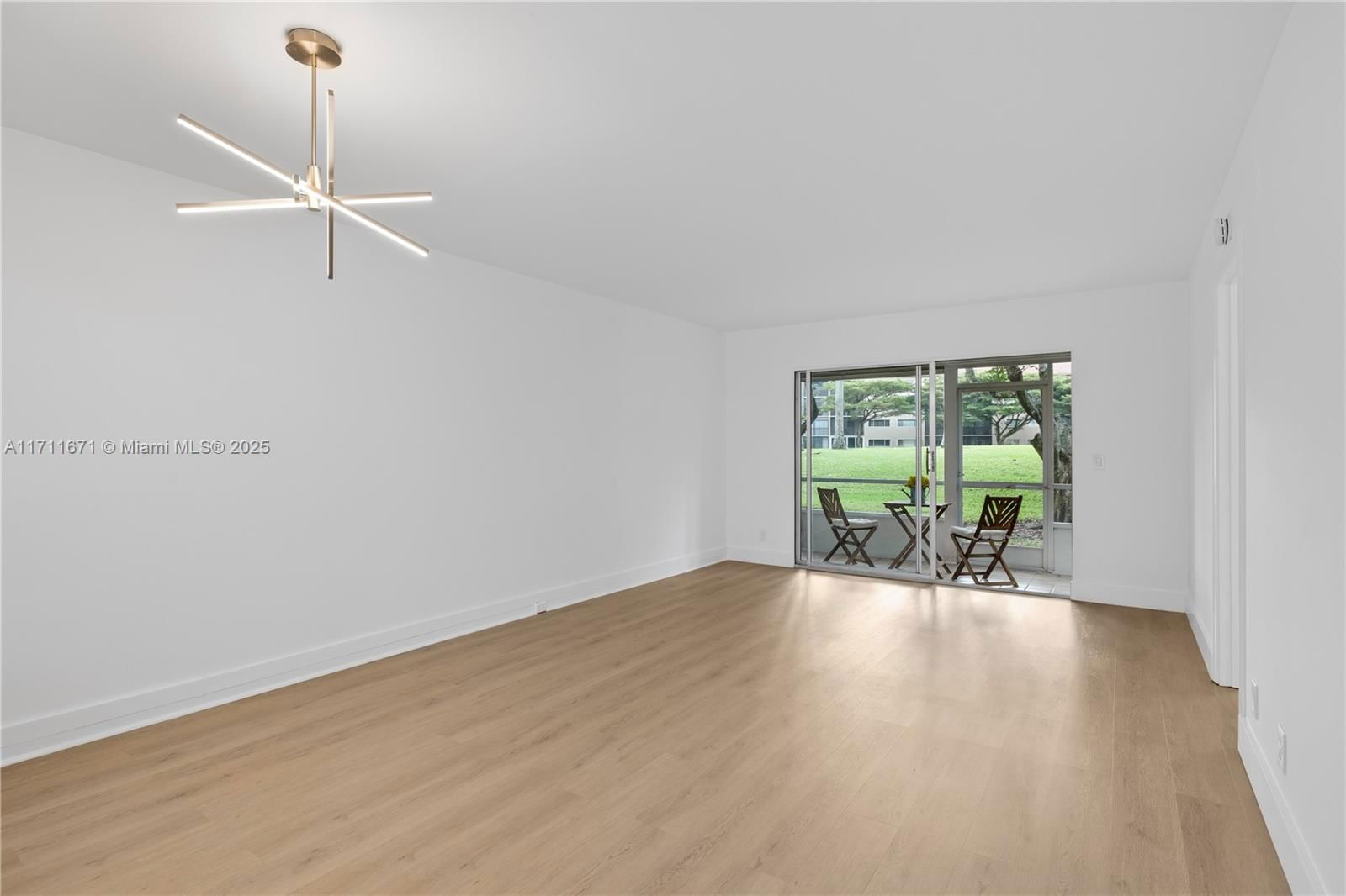 Real estate property located at 13000 15th Ct #111U, Broward, Ivanhoe East At Century V, Pembroke Pines, FL