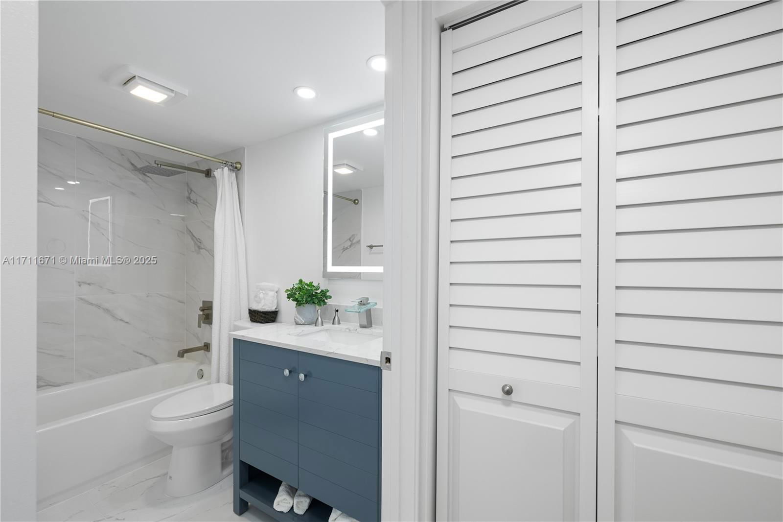 Real estate property located at 13000 15th Ct #111U, Broward, Ivanhoe East At Century V, Pembroke Pines, FL