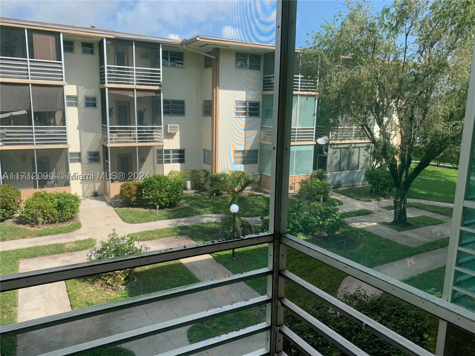 Real estate property located at 1395 167th St #209, Miami-dade, Mar-len Gardens No 10 Cor, Miami, FL