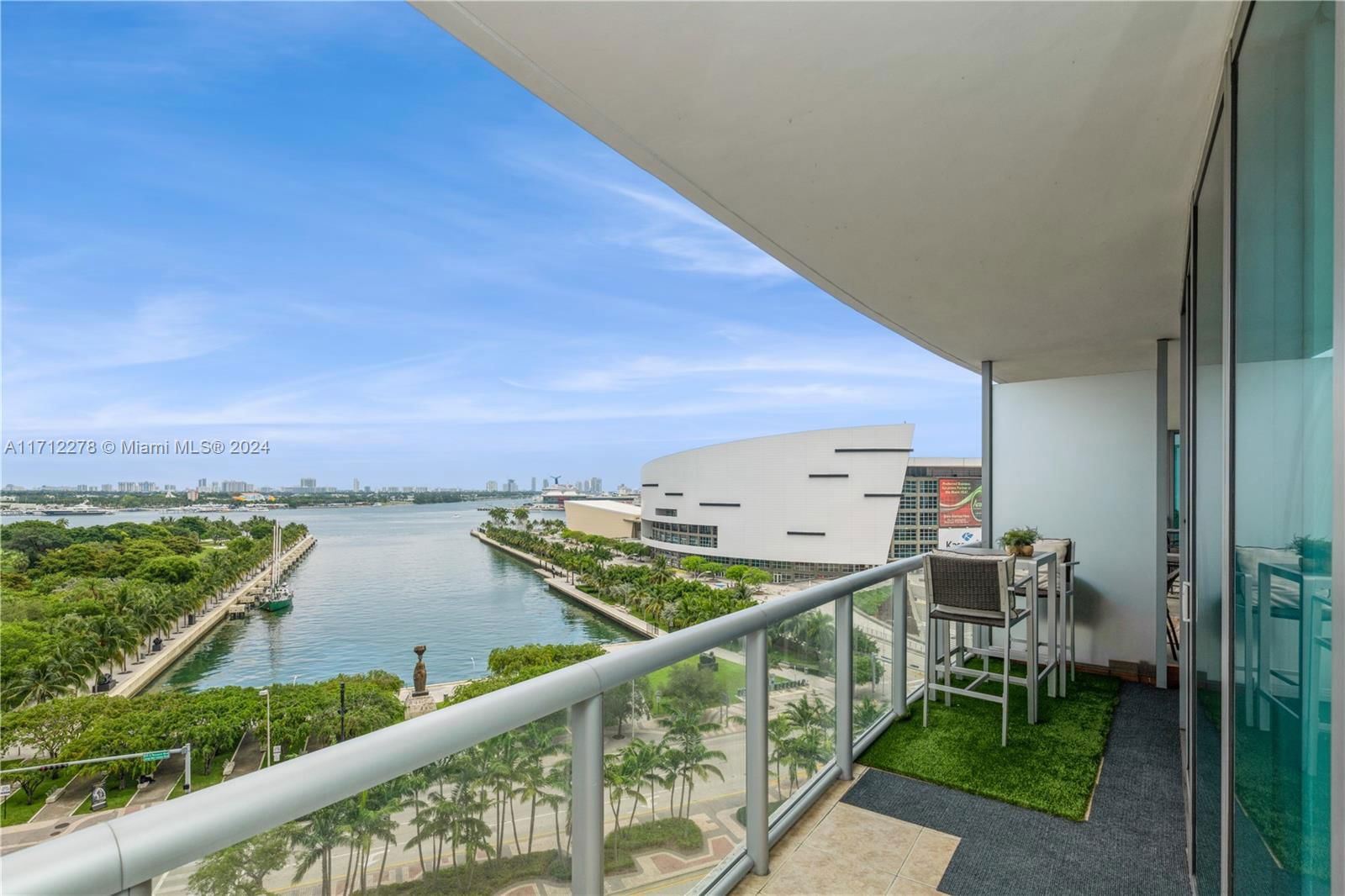 Real estate property located at 888 Biscayne Blvd #910, Miami-Dade, MARINABLUE CONDO, Miami, FL