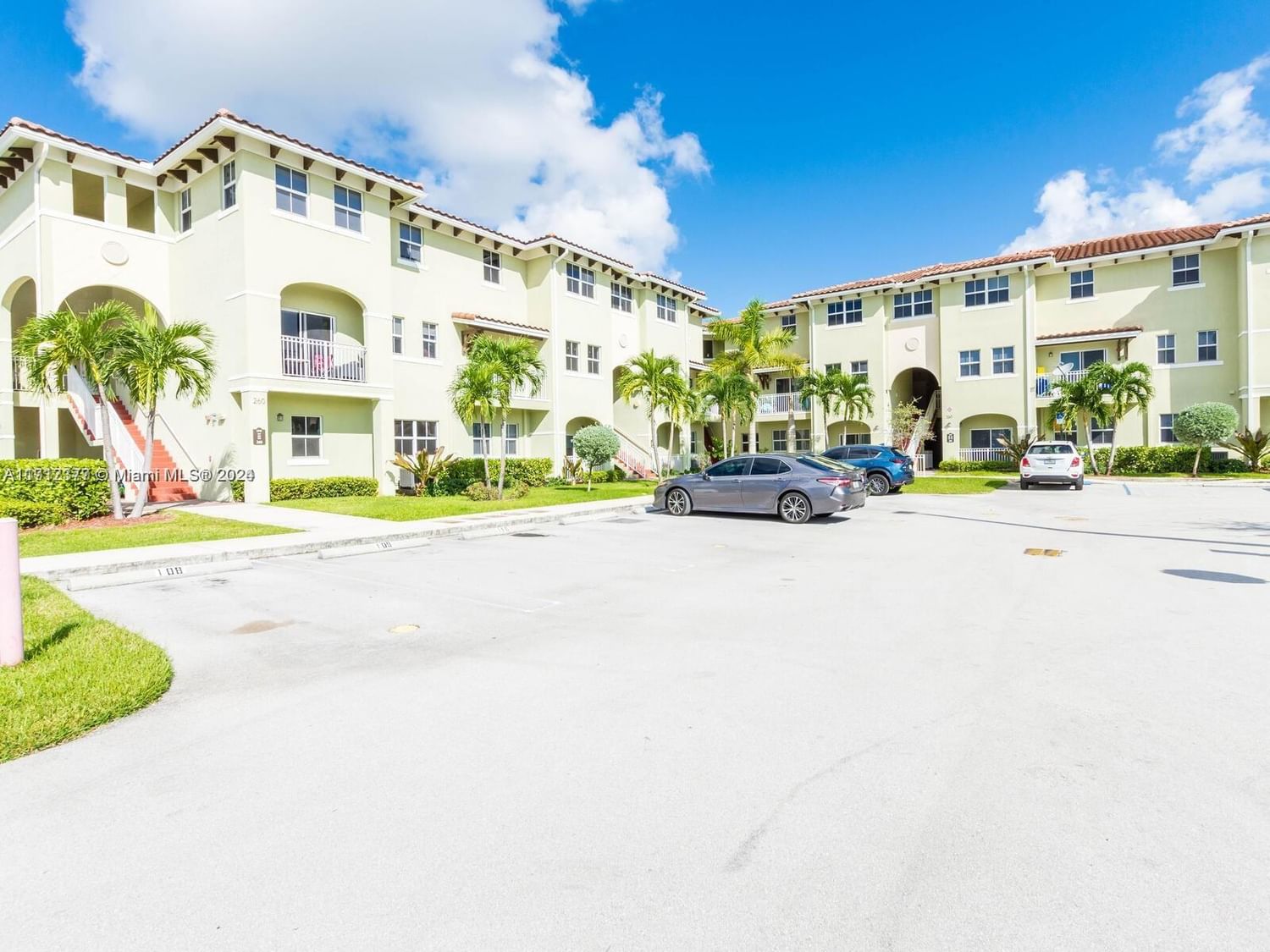 Real estate property located at 260 109th Ave #104, Miami-Dade, CENTURY PARK WEST, Miami, FL