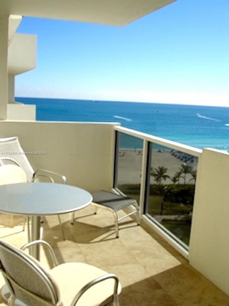 Real estate property located at 100 Lincoln Rd #1230, Miami-Dade, THE DECOPLAGE CONDO, Miami Beach, FL