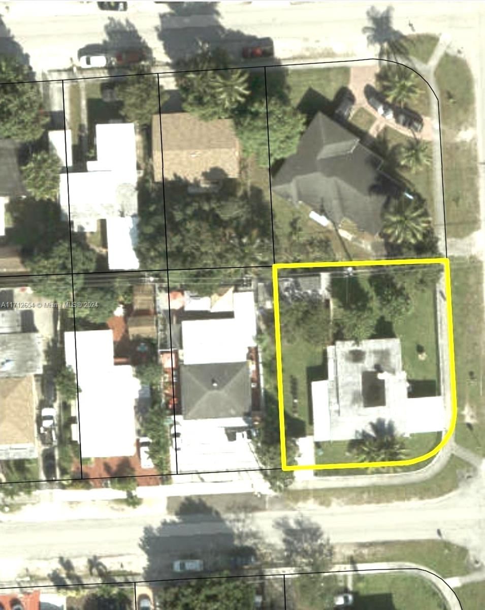 Real estate property located at 11704 11th Ave, Miami-Dade, NO SILVER CREST MANORS, Miami, FL