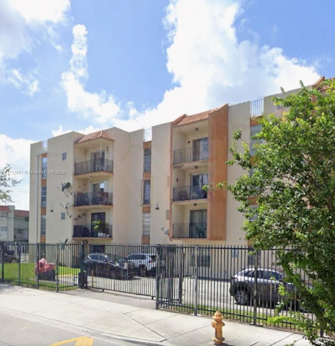 Real estate property located at 1051 1st St #303, Miami-Dade, MIRAMAR TERRACE CONDO, Miami, FL