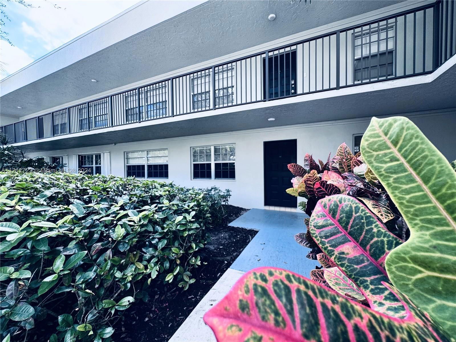 Real estate property located at 4000 Cypress Dr #102, Broward, NO 88 PALM-AIRE COUNTRY C, Pompano Beach, FL