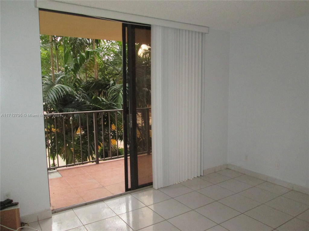 Real estate property located at 290 174th St #404, Miami-dade, Winston Towers 700 Condo, Sunny Isles Beach, FL