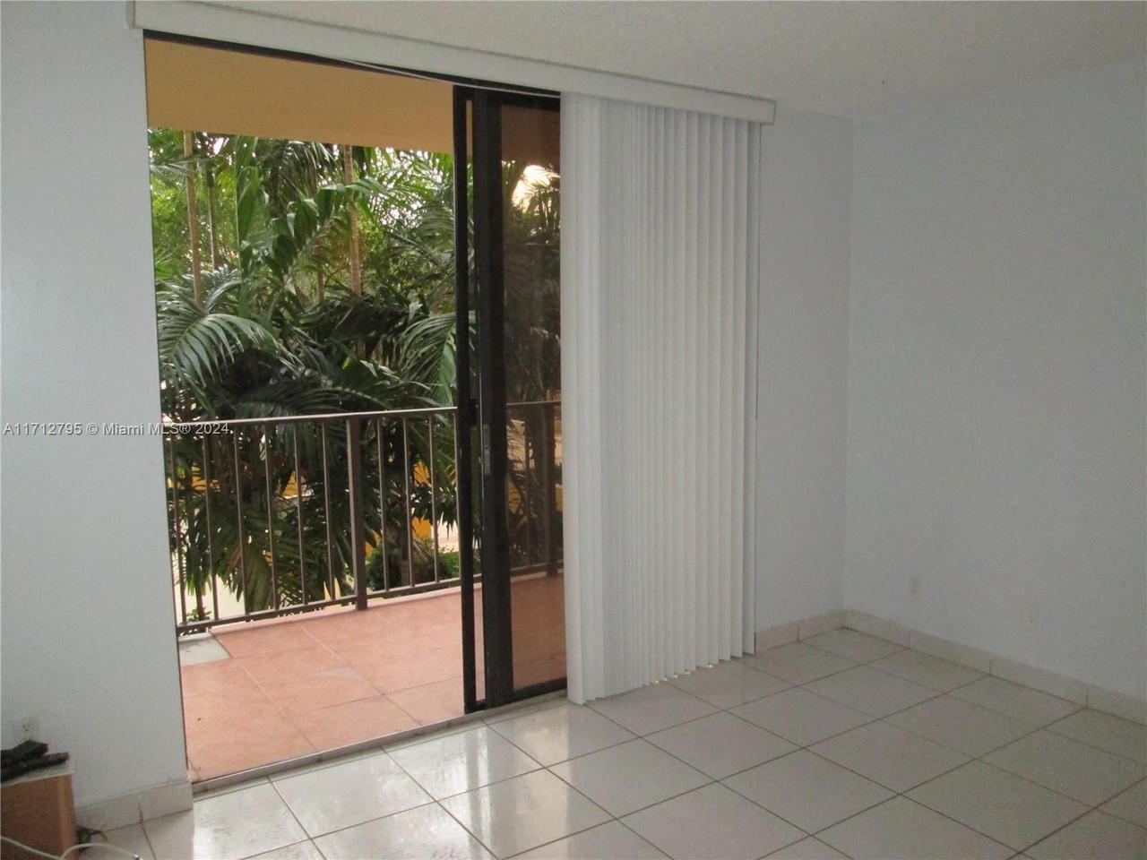 Real estate property located at 290 174th St #404, Miami-dade, Winston Towers 700 Condo, Sunny Isles Beach, FL