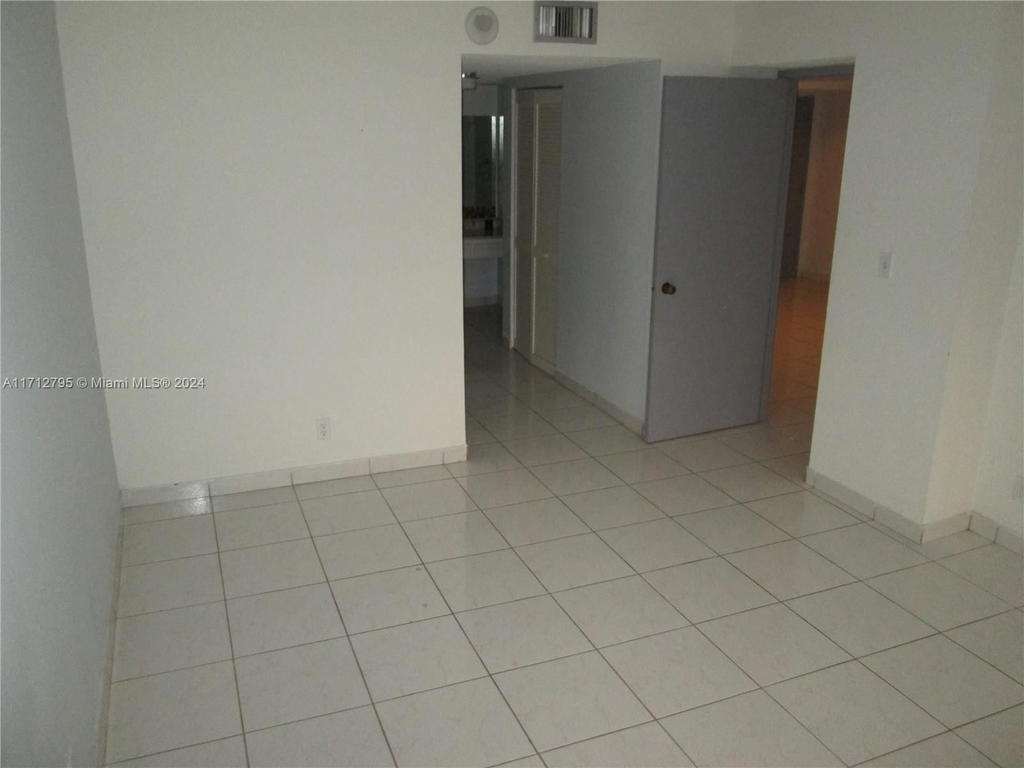 Real estate property located at 290 174th St #404, Miami-dade, Winston Towers 700 Condo, Sunny Isles Beach, FL