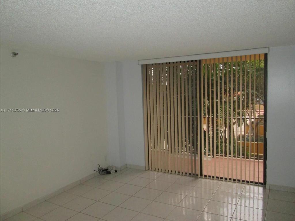 Real estate property located at 290 174th St #404, Miami-dade, Winston Towers 700 Condo, Sunny Isles Beach, FL