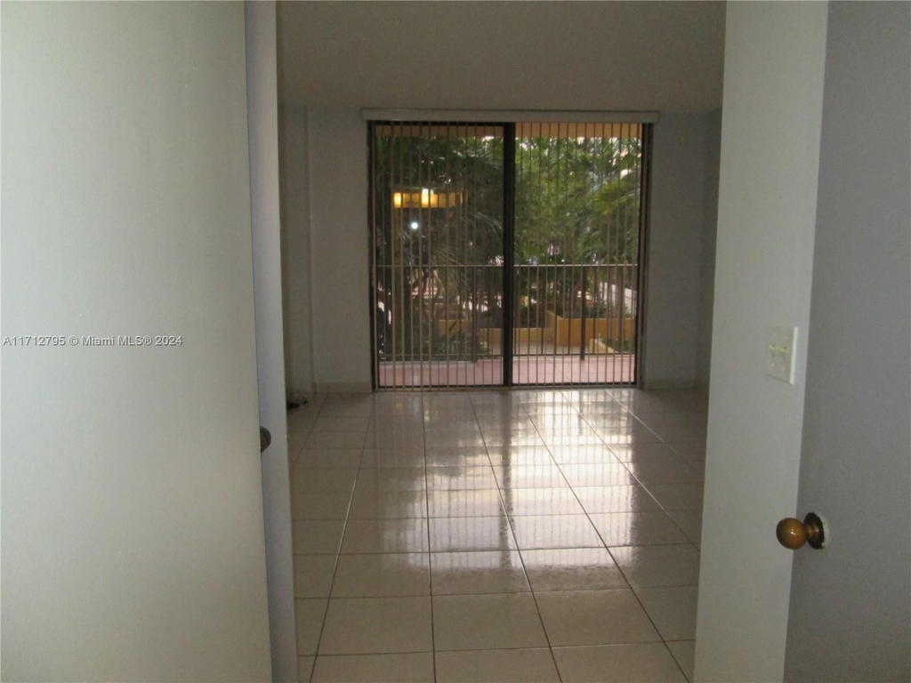 Real estate property located at 290 174th St #404, Miami-dade, Winston Towers 700 Condo, Sunny Isles Beach, FL