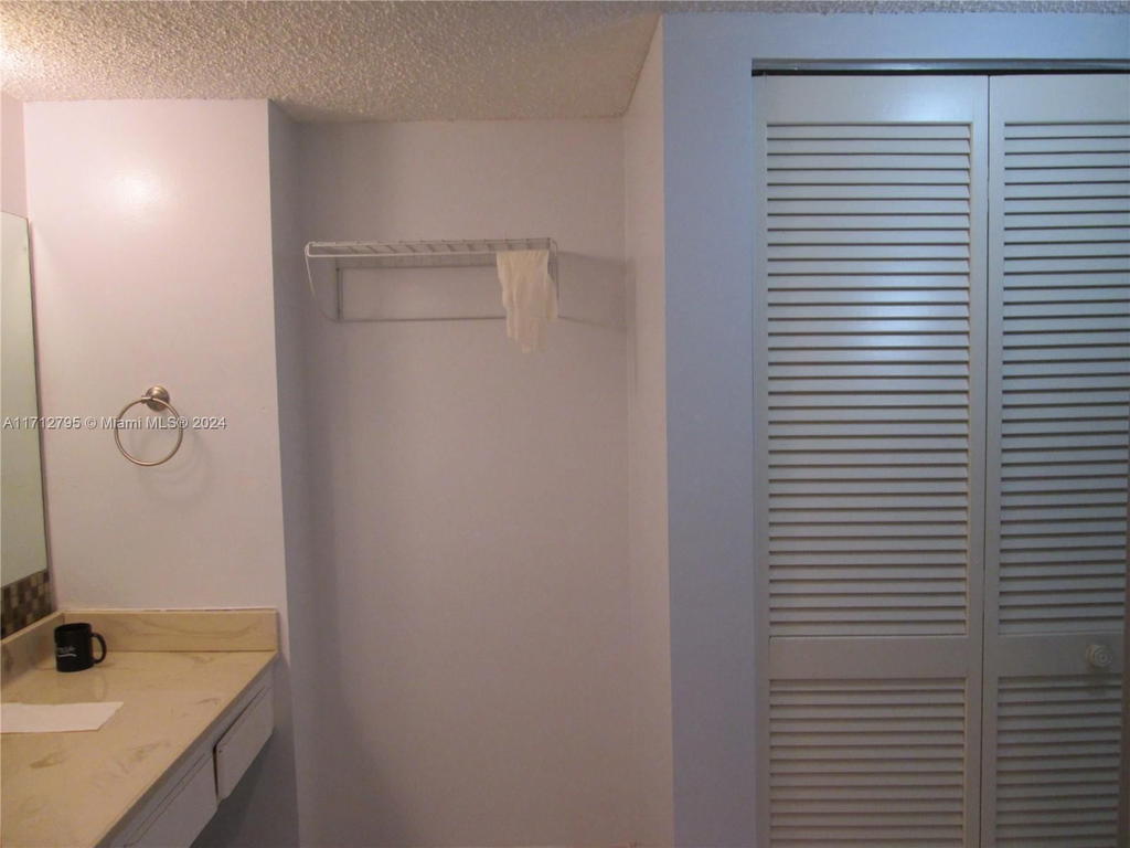 Real estate property located at 290 174th St #404, Miami-dade, Winston Towers 700 Condo, Sunny Isles Beach, FL