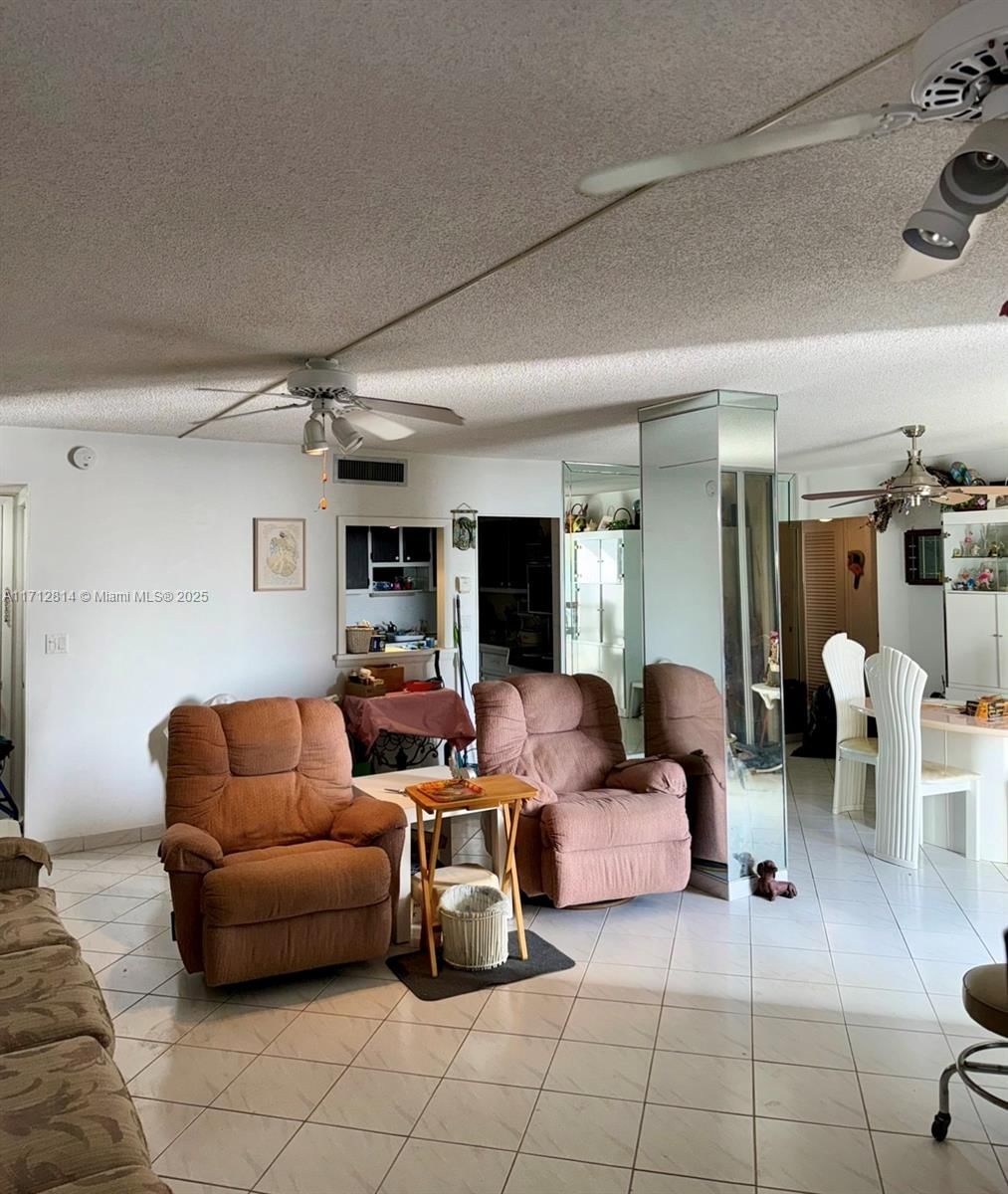 Real estate property located at 1400 Ocean Dr #506, Broward, Trafalgar Towers Condomin, Hollywood, FL