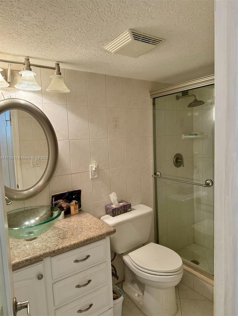 Real estate property located at 1400 Ocean Dr #506, Broward, Trafalgar Towers Condomin, Hollywood, FL